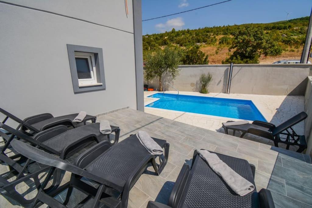 Villa With Amazing View And A Private Pool, Susnjar 1 Kruševo Exterior foto