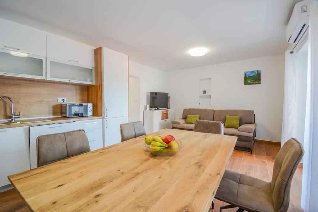 Villa With Amazing View And A Private Pool, Susnjar 1 Kruševo Exterior foto